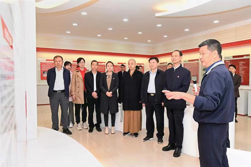 福建省人大常委會(huì)黨組書記、副主任雷春美和全國(guó)人大代表到順昌虹潤(rùn)等地調(diào)研