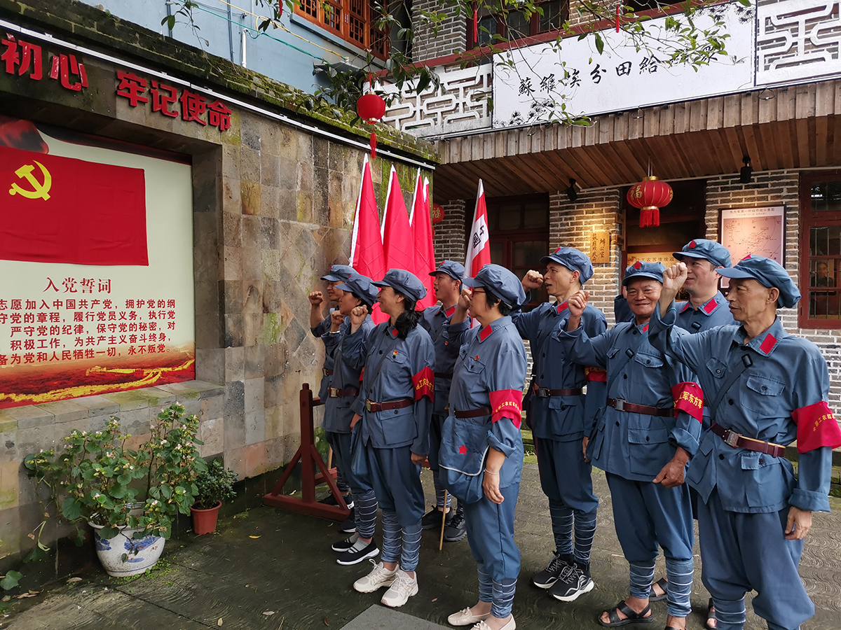 虹潤公司黨支部組織開展“尋找紅色足跡，牢記初心使命”主題黨日活動