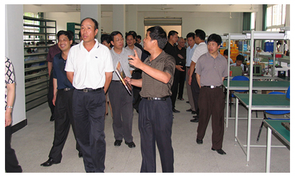 福建省委常委、政法委書記徐謙一行視察虹潤公司