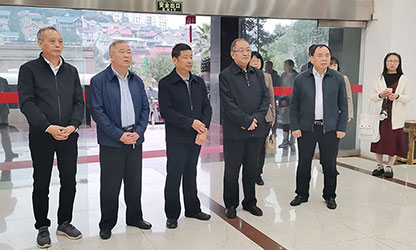 福建省政協(xié)副主席、省工商聯(lián)主席王光遠一行視察虹潤公司
